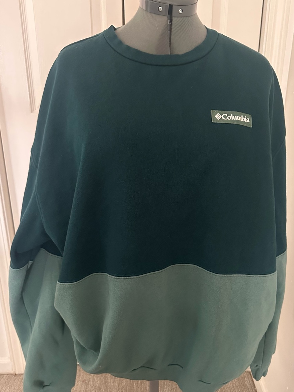 Columbia Men’s Two-Tone Green Crewneck Fleece Pullover